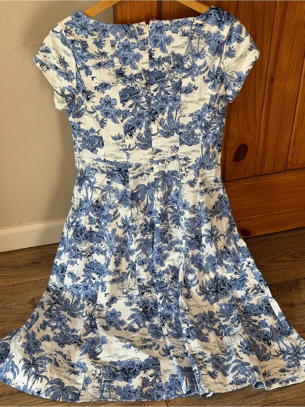 Joie Blue & White Tropical Toile Palm Fit & Flare Dress - 4 - Picture 5 of 12